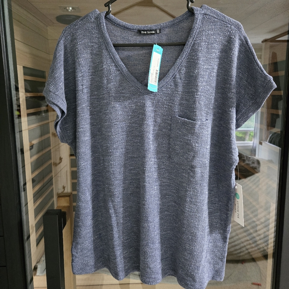 Pink Clover Blue Short Sleeve T-Shirt